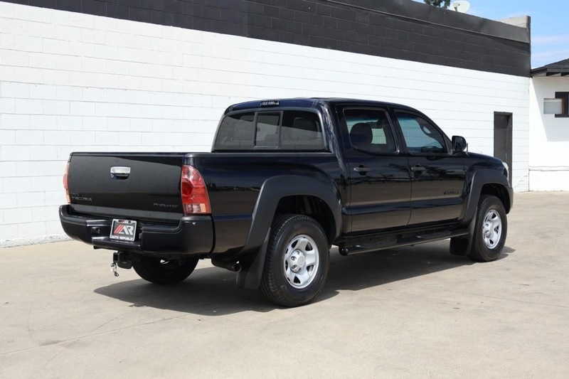 2014 Toyota Tacoma PreRunner photo 2