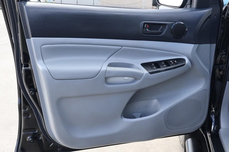 2014 Toyota Tacoma PreRunner photo 13