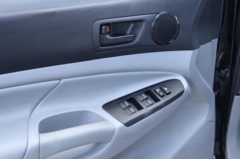 2014 Toyota Tacoma PreRunner photo 14