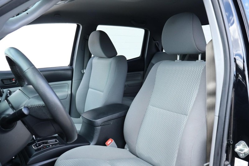 2014 Toyota Tacoma PreRunner photo 17