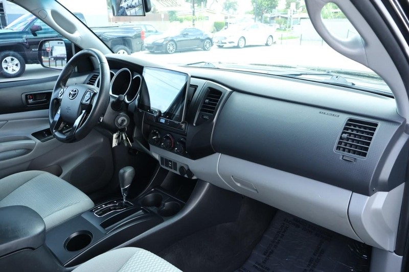 2014 Toyota Tacoma PreRunner photo 19