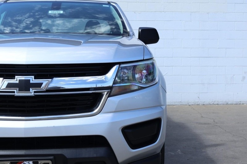 2017 Chevrolet Colorado Work Truck photo 3