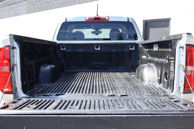 2017 Chevrolet Colorado Work Truck photo 9