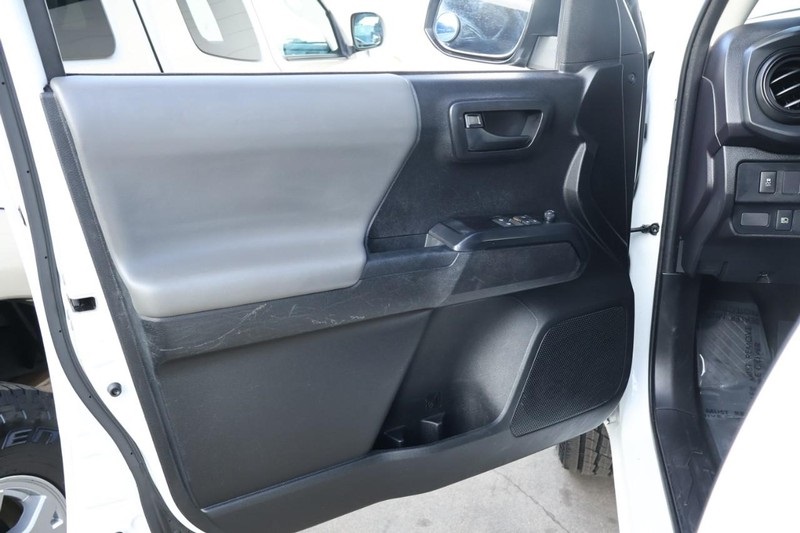 2021 Toyota Tacoma SR Access Cab photo 17