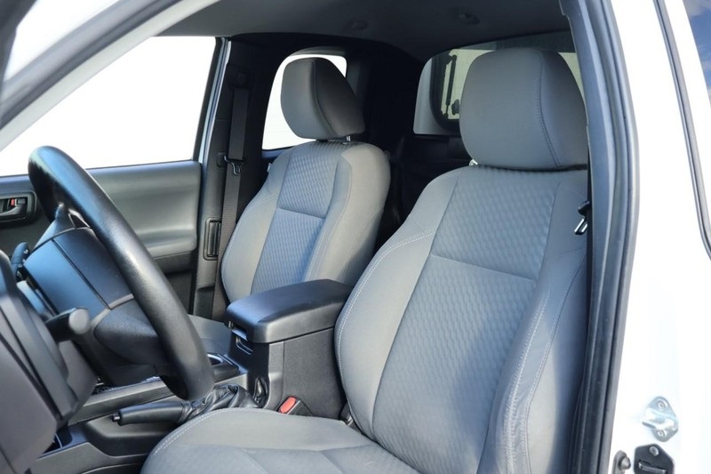 2021 Toyota Tacoma SR Access Cab photo 19