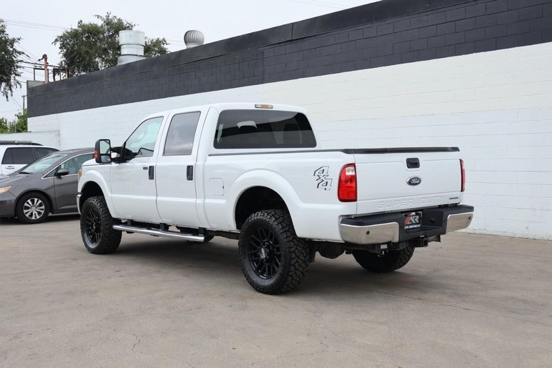 2016 Ford F-250 XLT photo 9