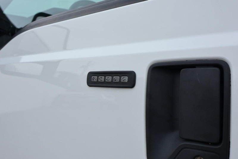 2016 Ford F-250 XLT photo 12