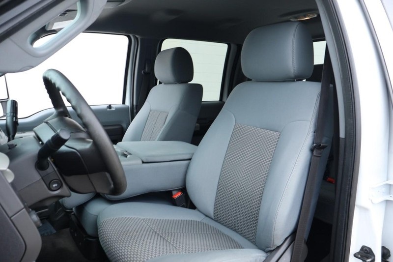 2016 Ford F-250 XLT photo 19