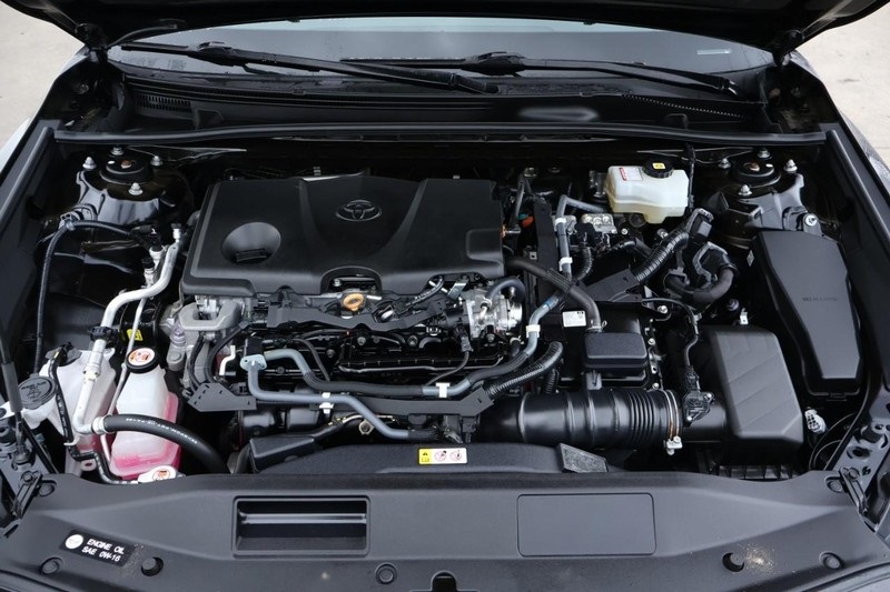 2022 Toyota Camry Hybrid LE photo 10