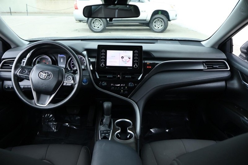 2022 Toyota Camry Hybrid LE photo 21
