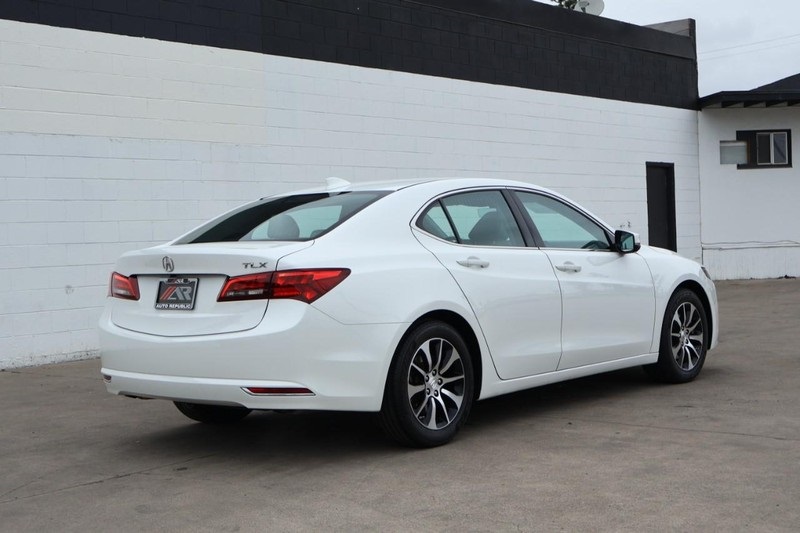2015 Acura TLX Technology photo 5