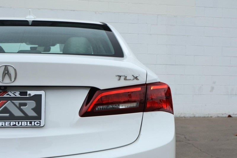 2015 Acura TLX Technology photo 7