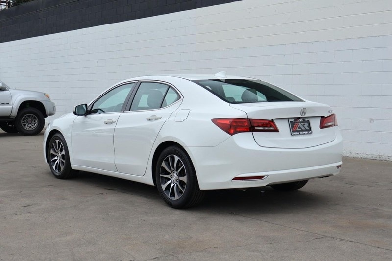 2015 Acura TLX Technology photo 9