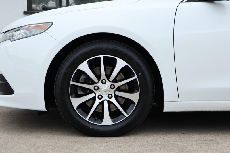 2015 Acura TLX Technology photo 13