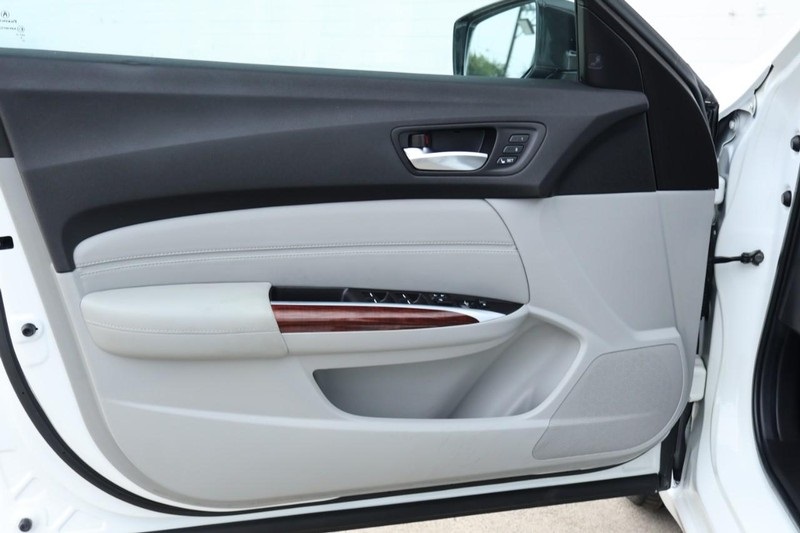 2015 Acura TLX Technology photo 14