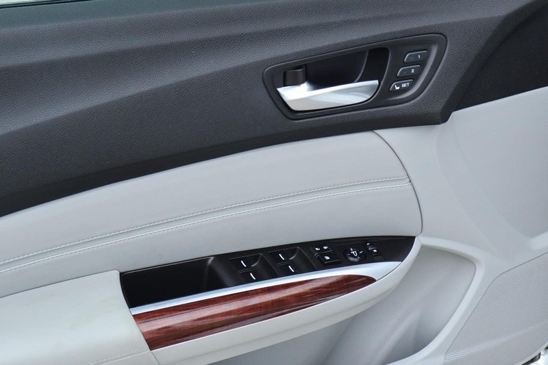 2015 Acura TLX Technology photo 15