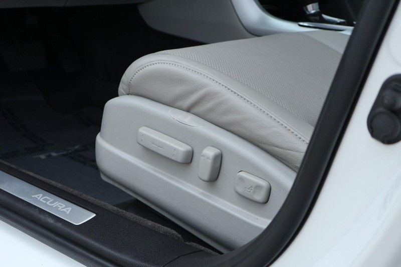 2015 Acura TLX Technology photo 17