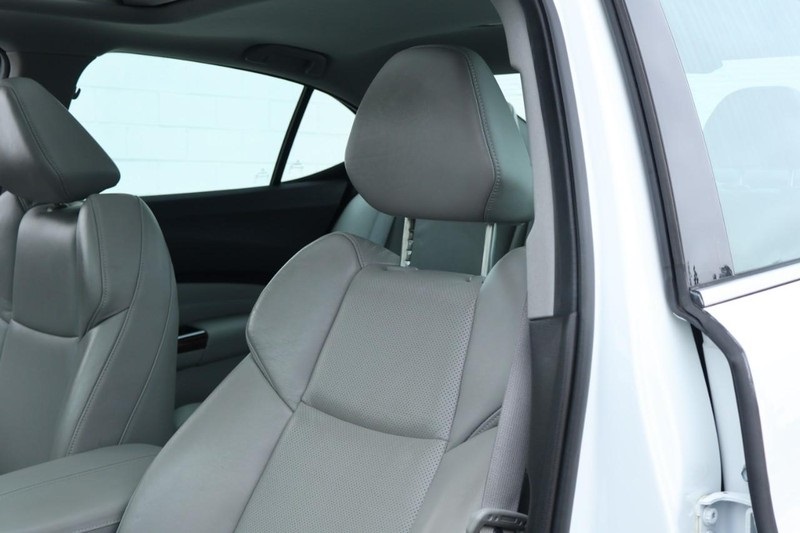 2015 Acura TLX Technology photo 19