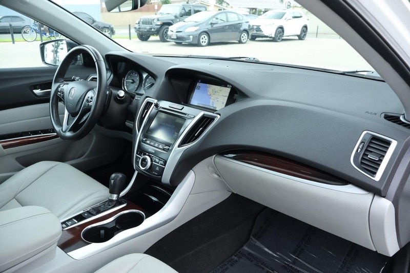 2015 Acura TLX Technology photo 20