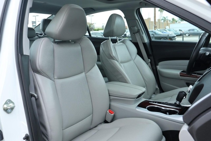 2015 Acura TLX Technology photo 21