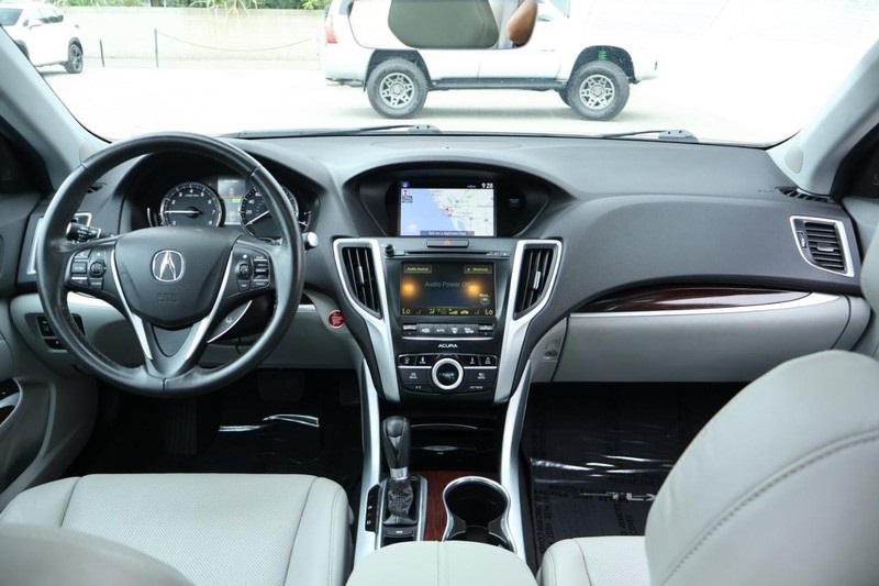 2015 Acura TLX Technology photo 23