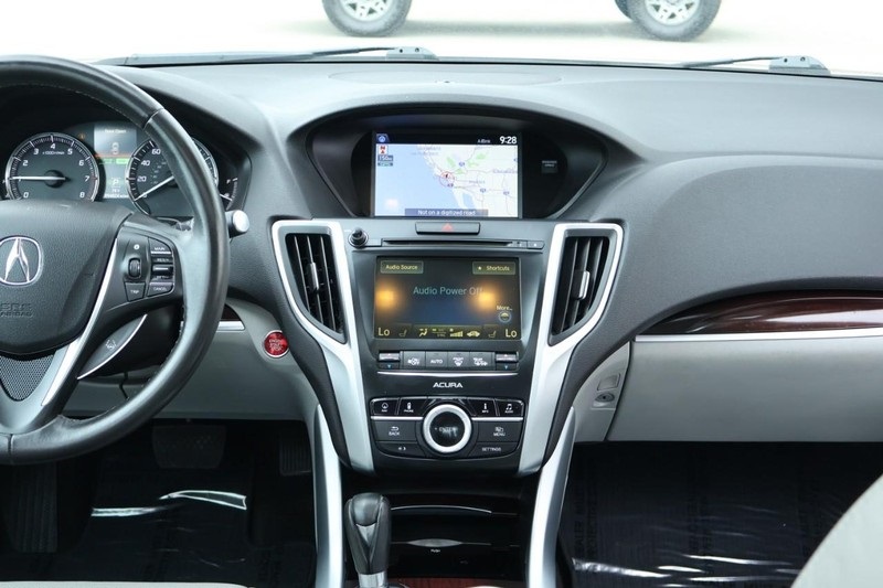 2015 Acura TLX Technology photo 29