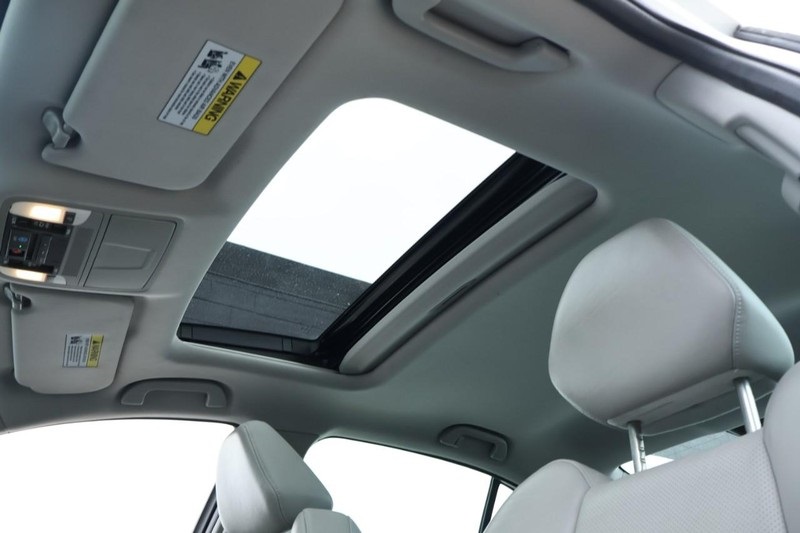 2015 Acura TLX Technology photo 33
