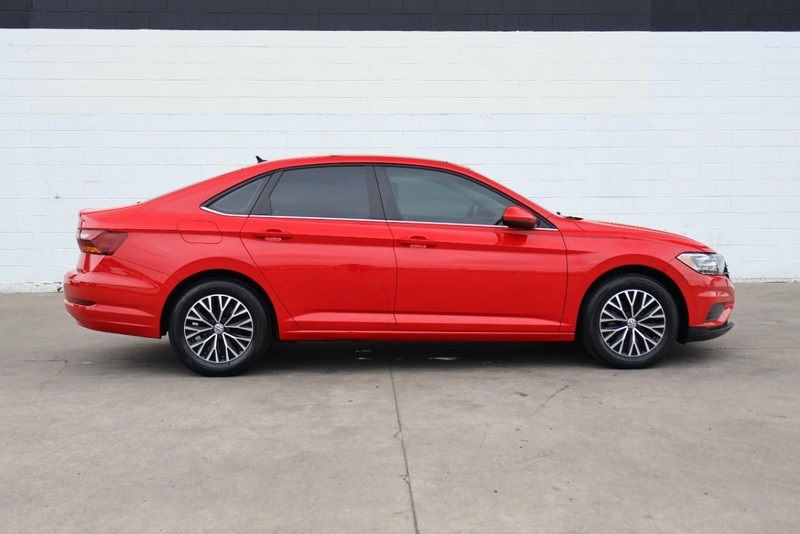 2019 Volkswagen Jetta SE photo 4