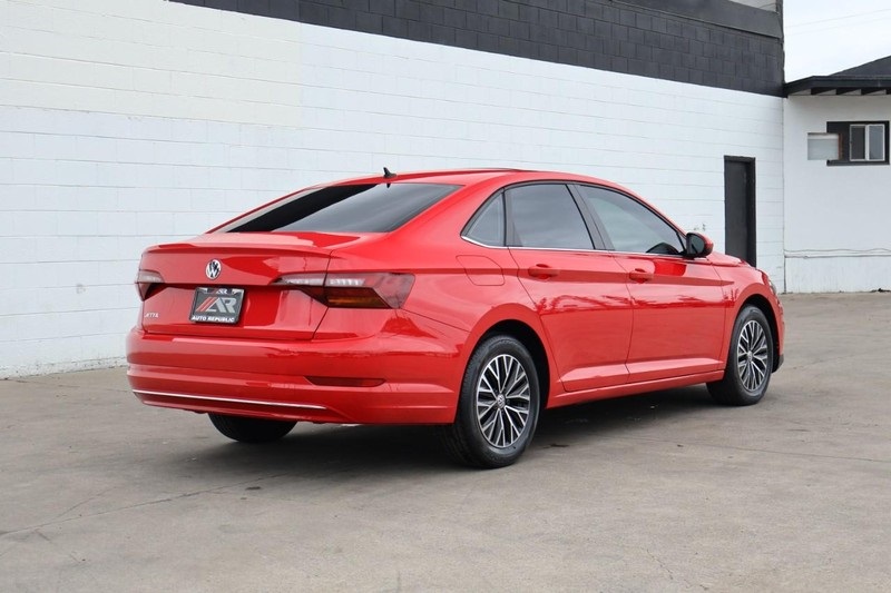 2019 Volkswagen Jetta SE photo 5