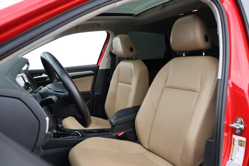 2019 Volkswagen Jetta SE photo 18