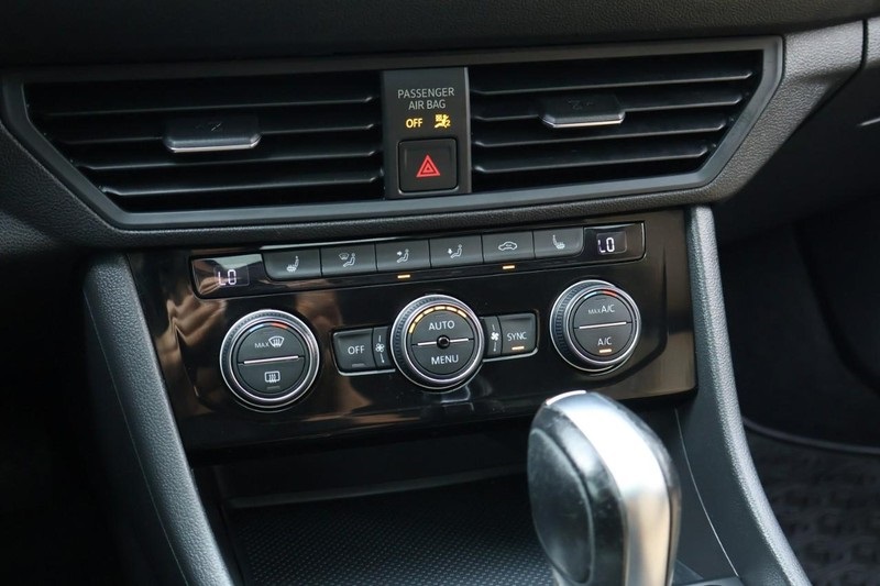 2019 Volkswagen Jetta SE photo 31