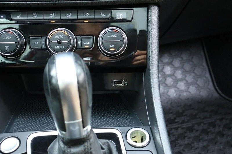 2019 Volkswagen Jetta SE photo 32