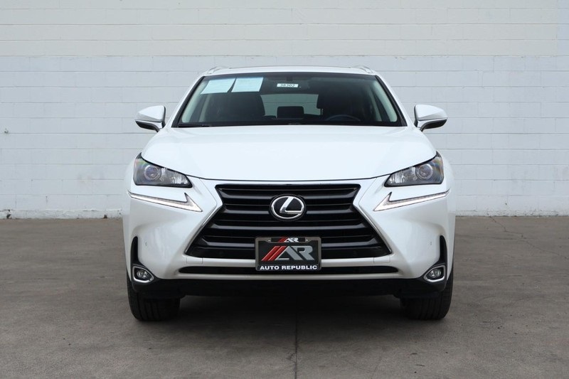 2017 Lexus NX 200t Luxury photo 2