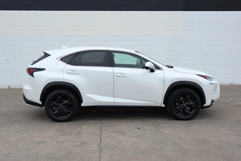 2017 Lexus NX 200t Luxury photo 4