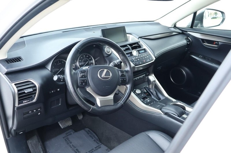 2017 Lexus NX 200t Luxury photo 18