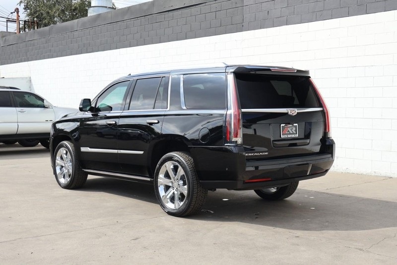 2020 Cadillac Escalade Premium Luxury photo 6