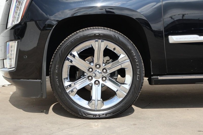 2020 Cadillac Escalade Premium Luxury photo 11