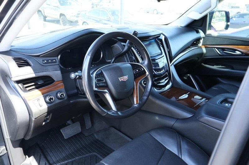 2020 Cadillac Escalade Premium Luxury photo 12