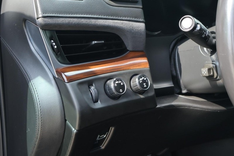 2020 Cadillac Escalade Premium Luxury photo 13