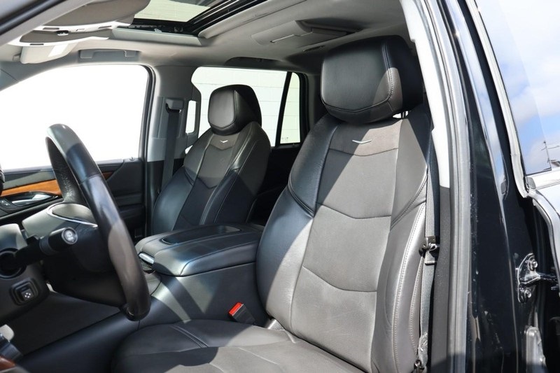 2020 Cadillac Escalade Premium Luxury photo 14