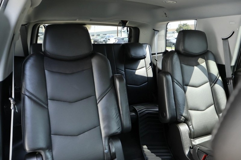 2020 Cadillac Escalade Premium Luxury photo 19