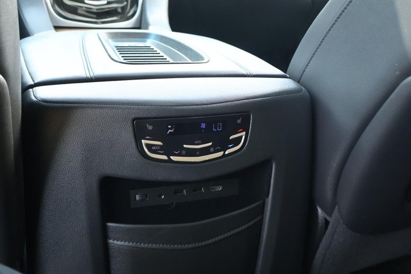 2020 Cadillac Escalade Premium Luxury photo 21