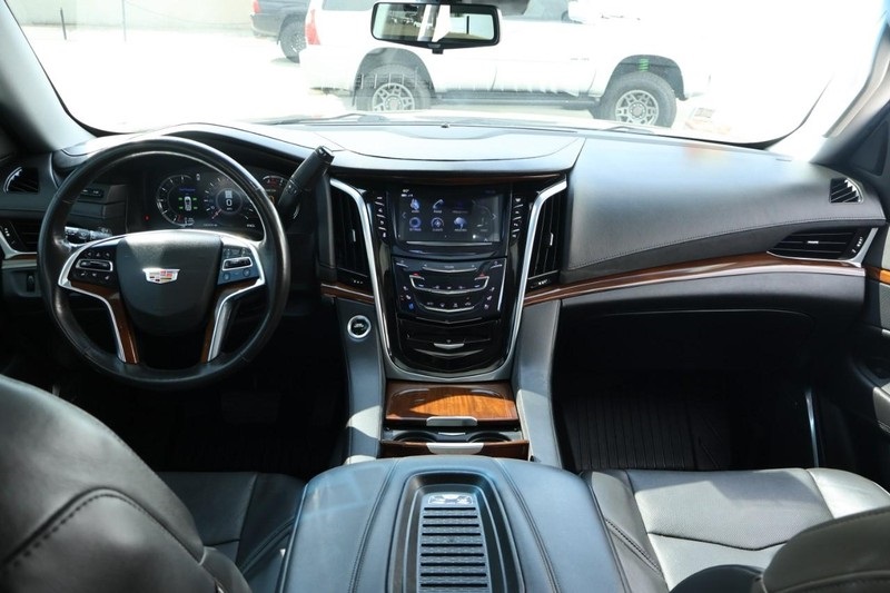 2020 Cadillac Escalade Premium Luxury photo 23