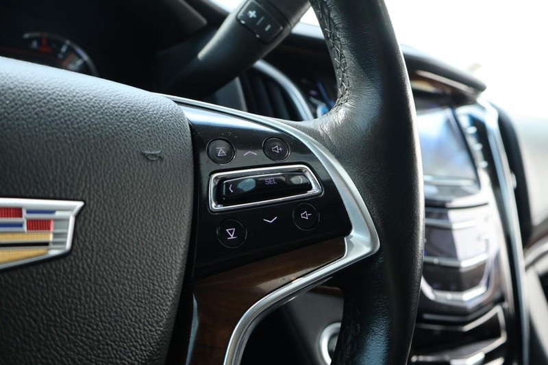 2020 Cadillac Escalade Premium Luxury photo 28