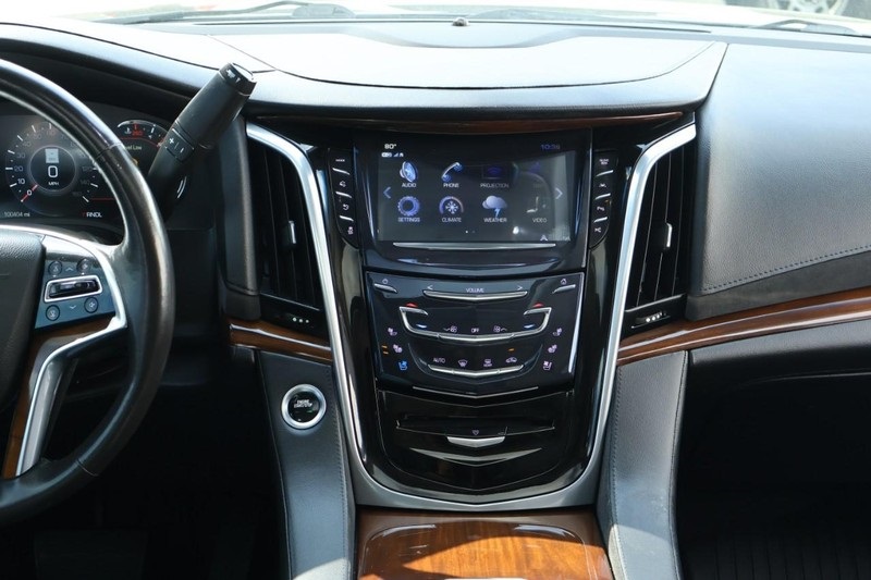 2020 Cadillac Escalade Premium Luxury photo 30