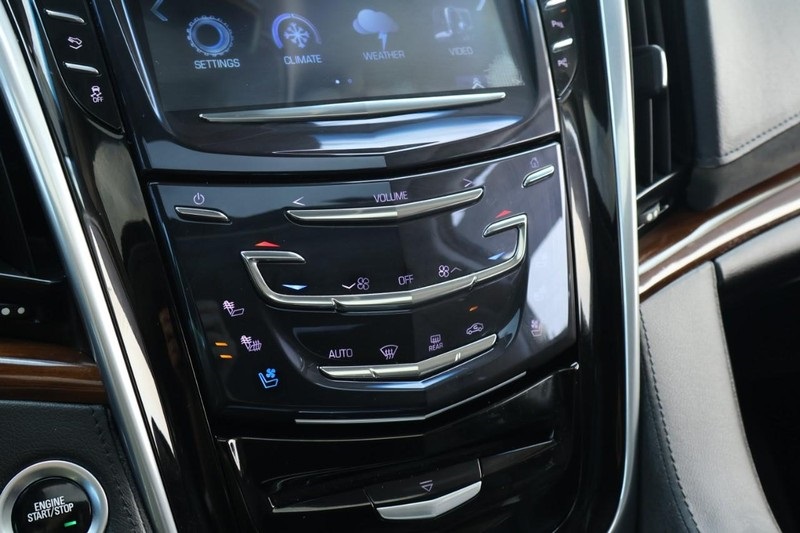 2020 Cadillac Escalade Premium Luxury photo 33