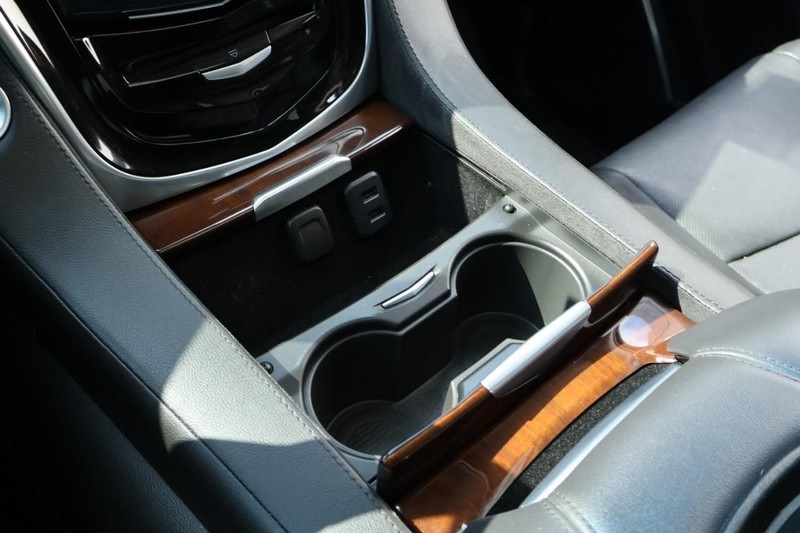 2020 Cadillac Escalade Premium Luxury photo 34