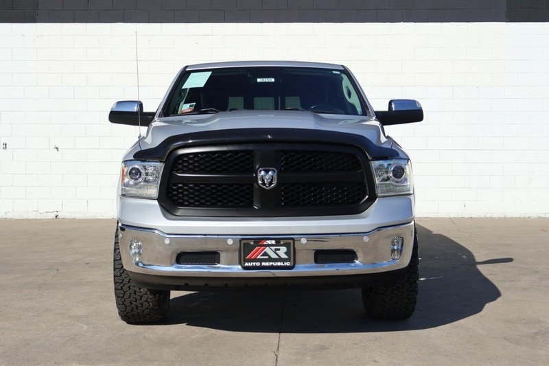 2018 Ram 1500 Laramie photo 2