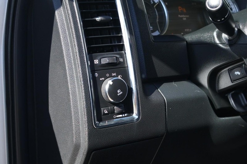 2018 Ram 1500 Laramie photo 19