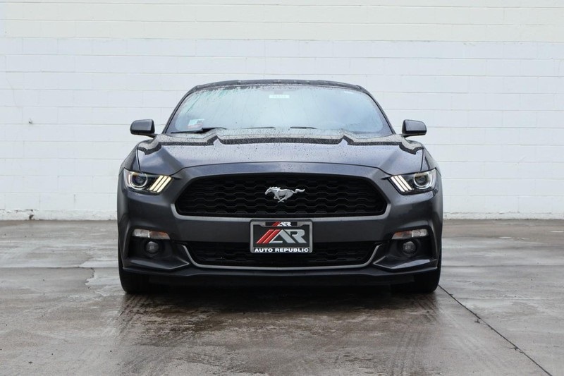 2015 Ford Mustang EcoBoost photo 2